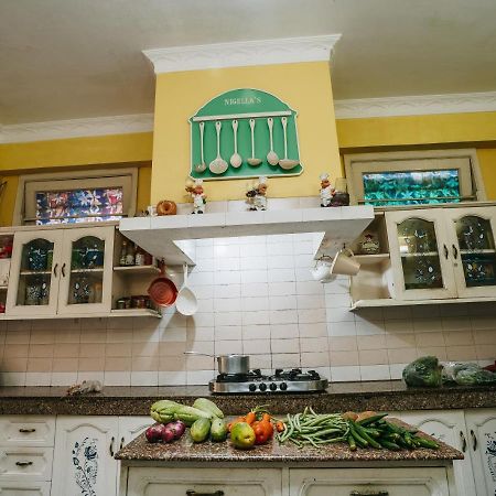 שילונג Rock Cliff Home Stay מראה חיצוני תמונה