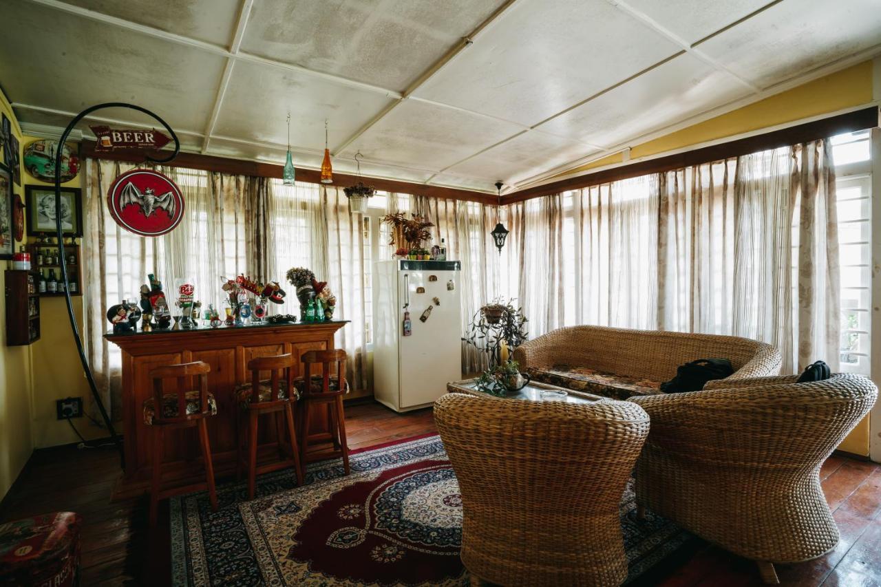 שילונג Rock Cliff Home Stay מראה חיצוני תמונה