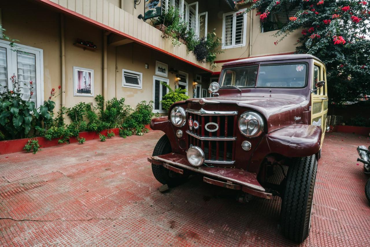 שילונג Rock Cliff Home Stay מראה חיצוני תמונה
