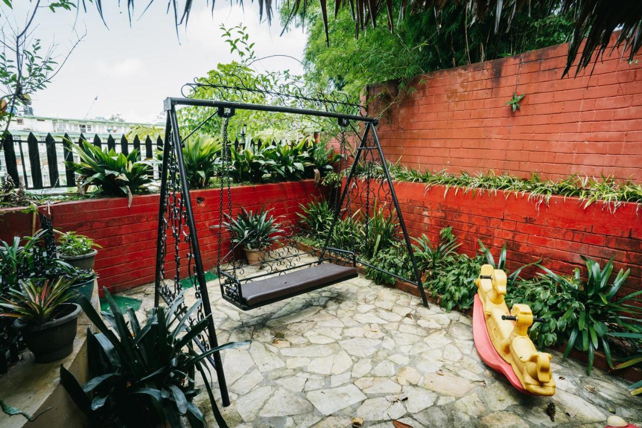 שילונג Rock Cliff Home Stay מראה חיצוני תמונה