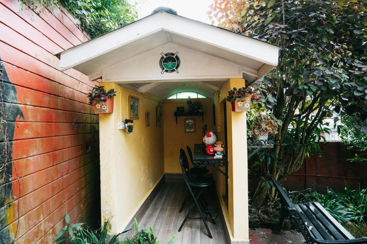 שילונג Rock Cliff Home Stay מראה חיצוני תמונה